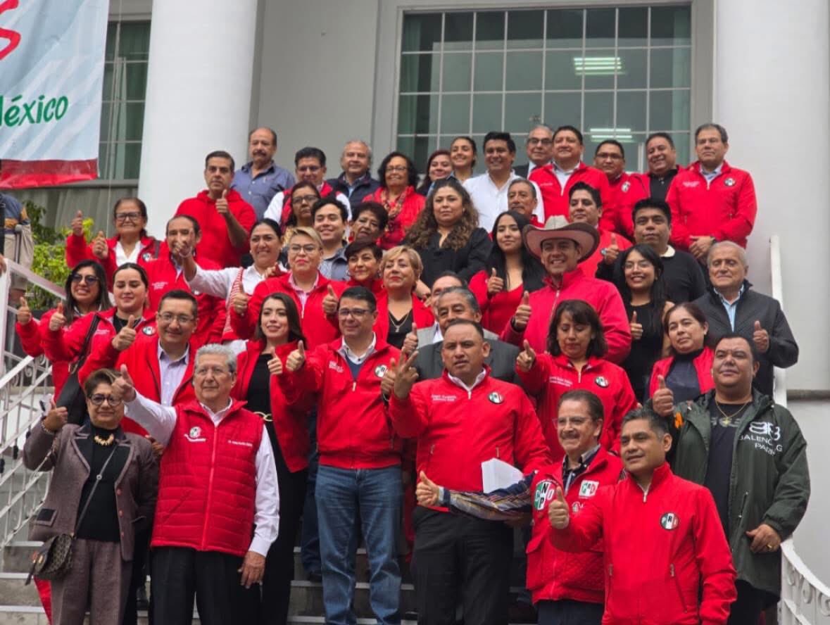BetanzosOficial's tweet photo. Priistas de todo el país unidos, fuertes y preparados para los retos por venir, encabezados por nuestro dirigente nacional, @alitomorenoc 

#PRIUnido https://t.co/OW0X98zuKL