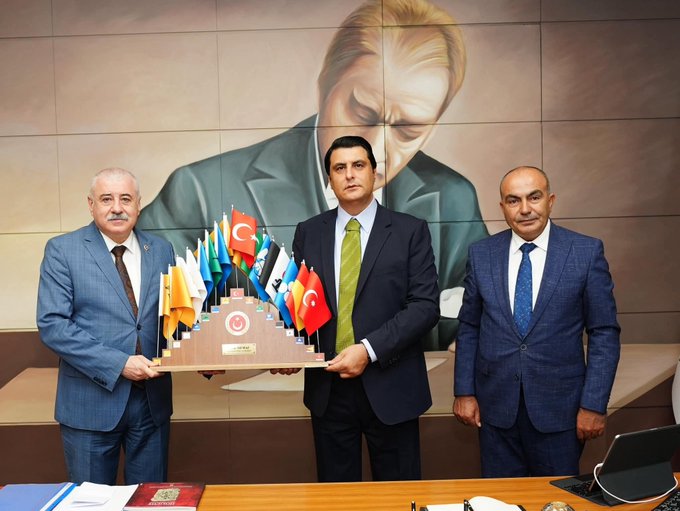 MHP’den Başkan Umut Yılmaz’a ziyaret 
gercekhaber27.com/mhpden-baskan-… 

#gaziantep <a href="/SehitkamilBel/">Şehitkamil Belediyesi🇹🇷</a> <a href="/umutymz/">Av.Umut YILMAZ</a> <a href="/umutsalcan/">Umut Salcan | Fizik Mühendisi</a> <a href="/ozturktalip1/">Talip Öztürk</a> <a href="/BoraToktas1/">Bora</a> <a href="/yunusozdemir1/">yunus özdemir</a> <a href="/mhp_gaziantep/">MHP Gaziantep İl Başkanlığı 🇹🇷</a> <a href="/SermetAtay/">Sermet Atay</a> <a href="/BBozgeyik_27/">Bünyamin Bozgeyik</a>