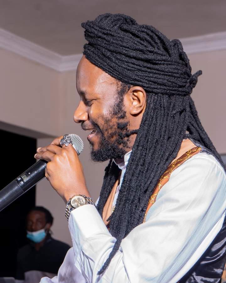 This clown 🤡 paid $20 000 USD to collaborate with Busy Signal 💔