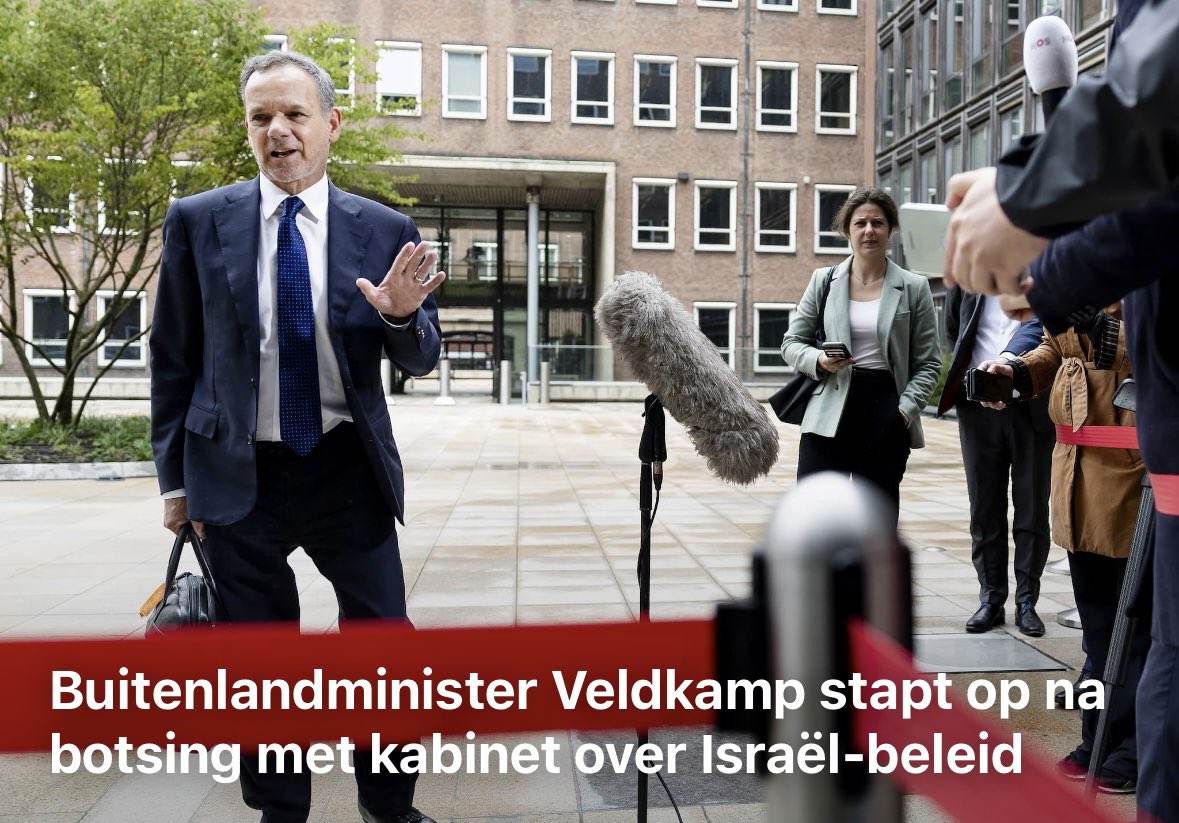 Elke dag worden in Gaza onschuldige mensen verdreven, uitgehongerd en vermoord. Maar de VVD van Dilan Yesilgöz offert liever minister Veldkamp op dan ook maar één stap extra te zetten om genocide te helpen stoppen.

De lafheid regeert.