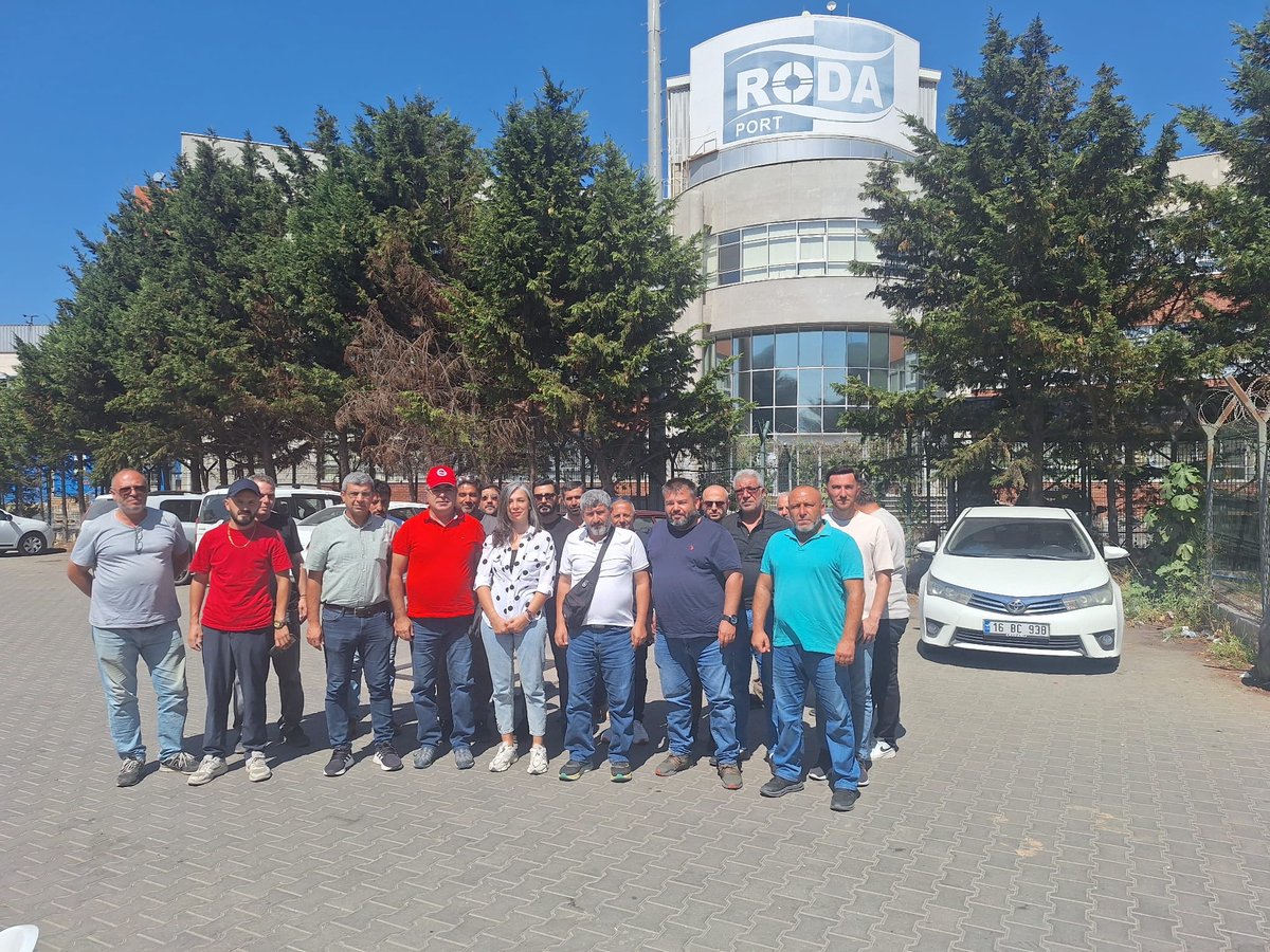 Rodaport Limanı’nda, cuma gününden itibaren iş bırakarak iş yerini terk etmeyen ve işten çıkarılan 11 işçi için dayanışma ziyareti gerçekleştirdik.