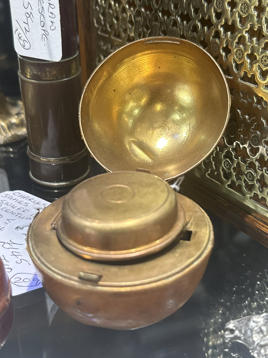 astraantiques's tweet photo. This travellers ink pot in the shape of a football is a new addition from unit 145. #inkpot #antiqueinkpot #travellersinkpot #sport #vintagesport #football #astraantiquescentre #hemswell #lincolnshire https://t.co/uXN2yfuQq7