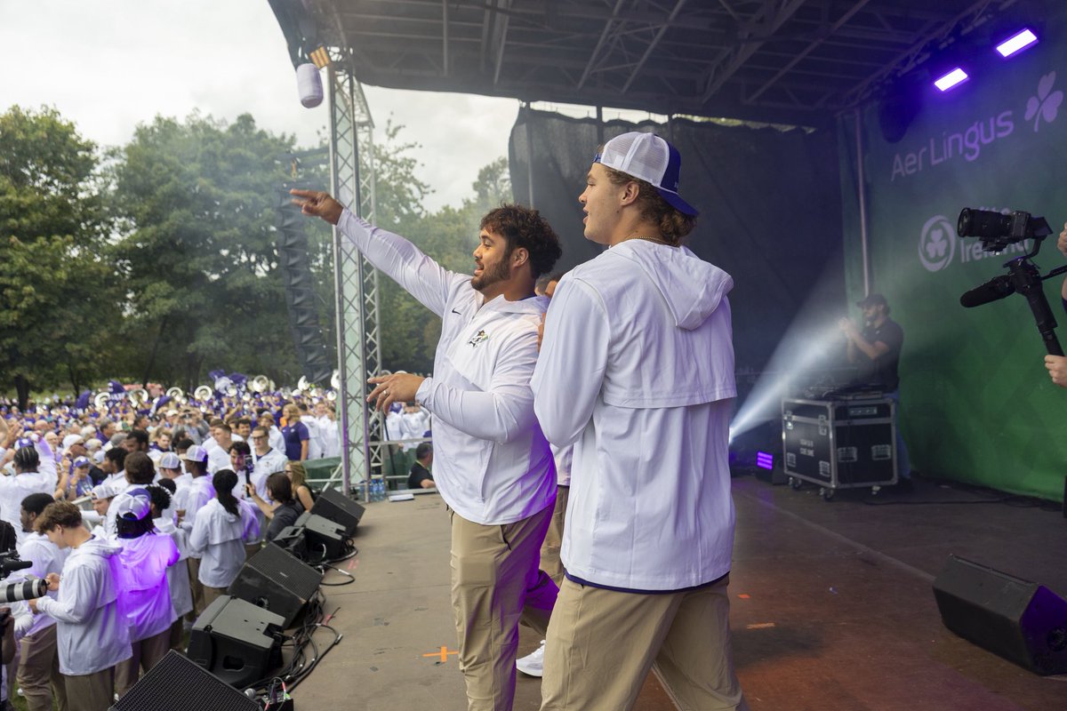 Nothing like the CATS 

Thank you to everyone who came out to the pep rally in Dublin today. We’re ready for game day! 

#touchdownireland // #EMAW👌