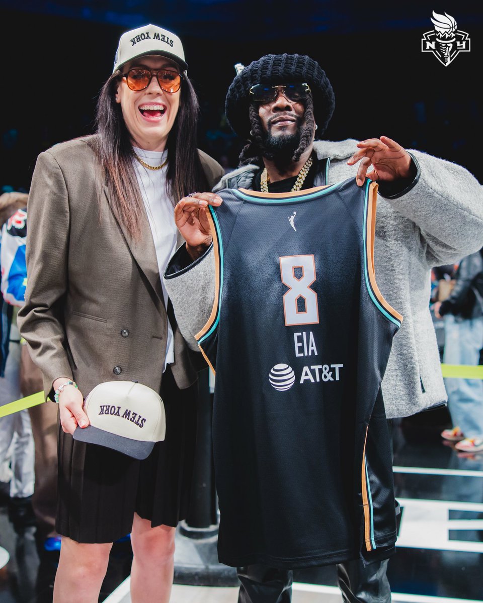 nyliberty's tweet photo. The linkup we’ve been waiting for! 🤩

@breannastewart 🤝 @Wale https://t.co/w38Tv7pas1