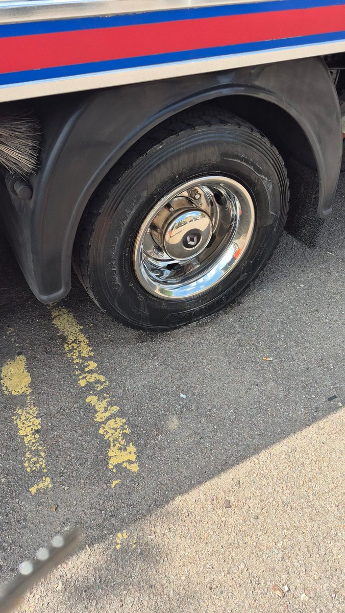 Bit off maintenance this evening wheel trims removed  all tyres pumped up wheel nuts all re torque, trims cleaned with <a href="/diomyx1/">Uncle Alberts DIOMYX Solutions</a> 4in1 tyres dressing applied, straps inspection winch cable inspected and ree laid on the drum correctly sprayed with some lube.