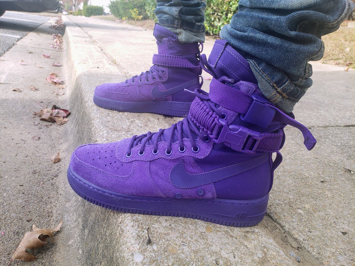 ooooo yeaaaa 😎we back for a #FIREFRIDAYS😎🤟 like we neva left cuz who do got dat brand new flava in ya ear...@Nike@nikestore@nikebasketbal#SNKRS #snkrsliveheatingup #snkrskickscheck