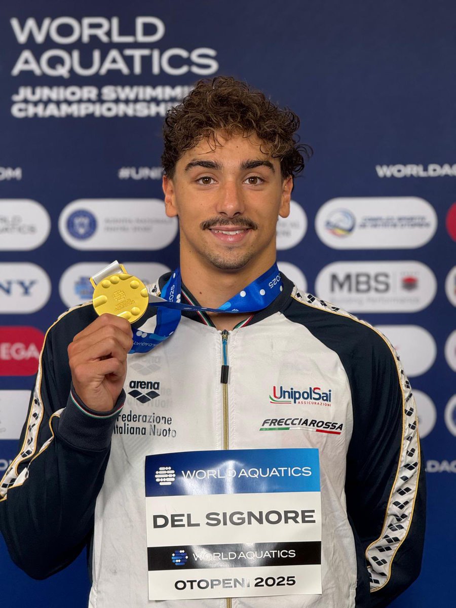 ✨ EVVAI DANIELEEE!

🥇 Ai mondiali juniores di Otopeni Daniele Del Signore vince l'oro nei 50 dorso, in coabitazione con il russo sotto bandiera neutrale Georgii Iakovlev, aggiornando il record italiano di categoria in 24"91 ⏱️

#azzurri #nuoto #swimming
