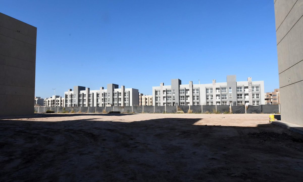 Obras en #TermasDeRioHondo
Hoy en ocasión de mi visita a esa ciudad, estuve recorriendo allí, la construcción de la futura terminal de ómnibus, un complejo de 570 Departamentos, y también, el barrio de 102 viviendas paralizadas por nación, que hemos reactivado con fondos