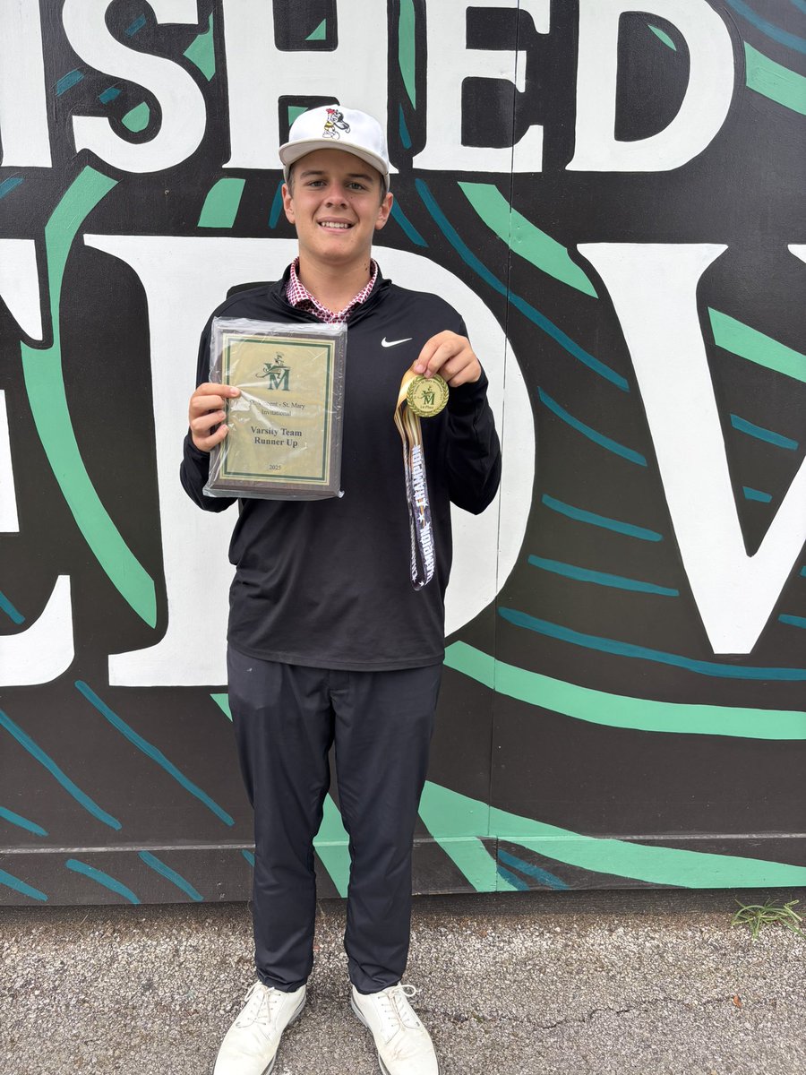 bbhathletics's tweet photo. Congratulations to our Boys Varsity Golf Team for shooting 303, in a tough 14 team field, at the St. Vincent/St. Mary Tournament at Good Park Golf Course. A very special shout out to Mikey Sejba for finishing 1st overall individually, with a round of 73!!  AWESOME JOB, MIKEY! https://t.co/bGCgNQJnIg