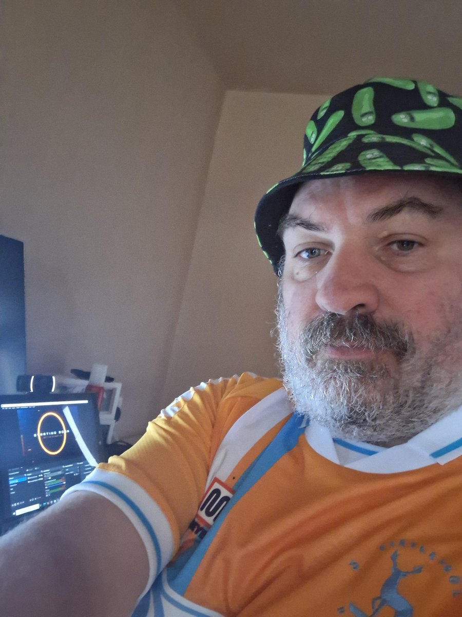 After a few internet issues, my set-up is ready to go for my <a href="/Official_HUFC/">Hartlepool United</a> 48hr journey.
£173 raised so far.
Streaming over on twitch (pickledrick82) from 8pm.
Please share &amp; donate 👍⚽️🟡🔵
justgiving.com/page/rick-holl…