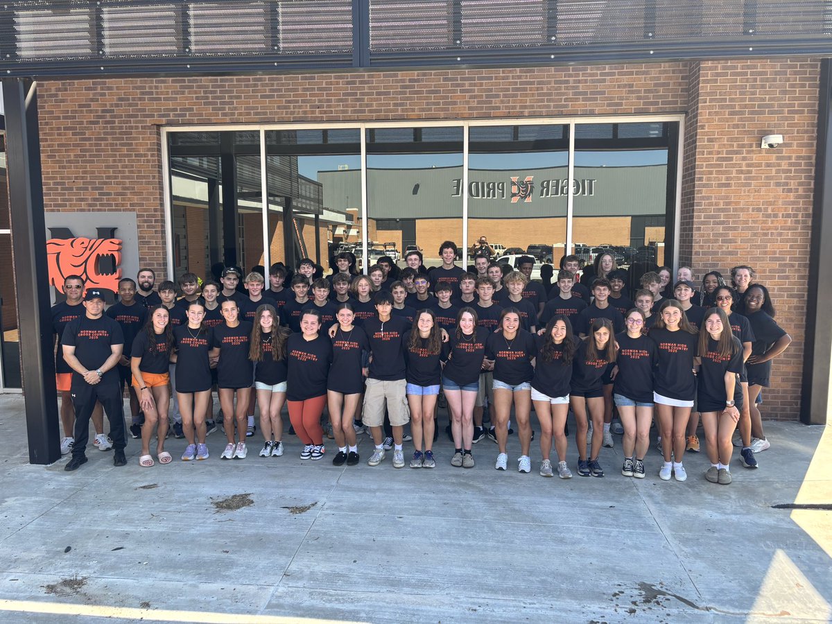 NHS_TF_XC's tweet image. NHS cross country teams set to head south of the Red River to participate in the 40th Annual Greenhill/Luke’s Locker 6 Mile Relay