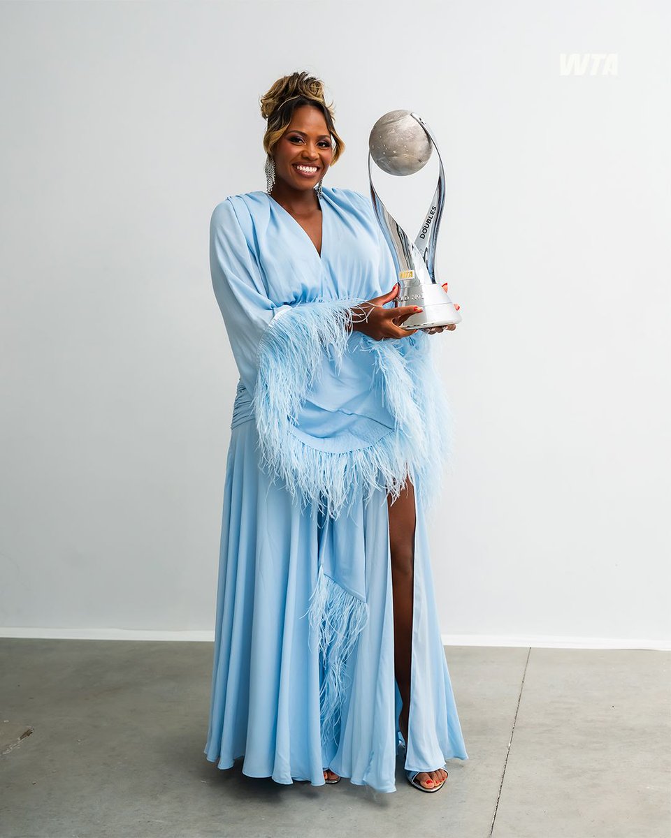 Appreciating her excellence ✨

Join us in celebrating Taylor Townsend as she receives her Doubles World No.1 trophy!