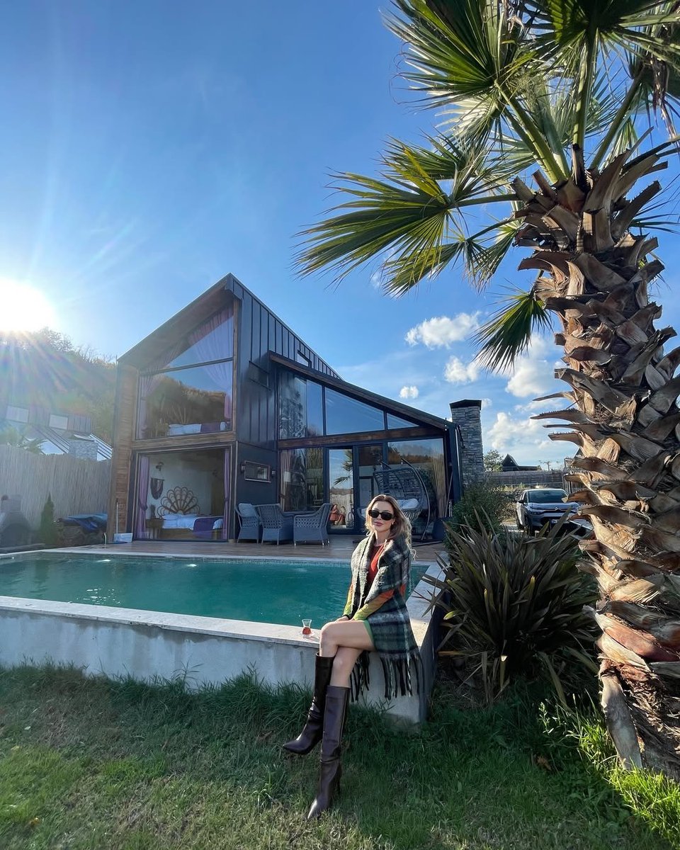TulipRenee0's tweet photo. Warm afternoon sun and a gentle breeze make for a relaxing getaway 🌴☀️
#vacationlife #slowpace #quiettime https://t.co/fYLe39S2VL