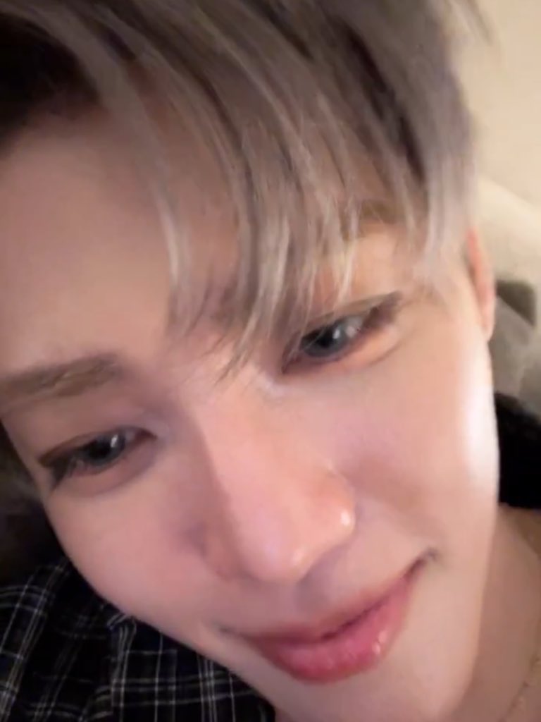 ถ้ายังว่าช้านอ้วนอีก 

ช้านจะกินแกเข้าไปด้วย

🐰: “คนสวยขานี่ปะป๊าเองนะคะ”