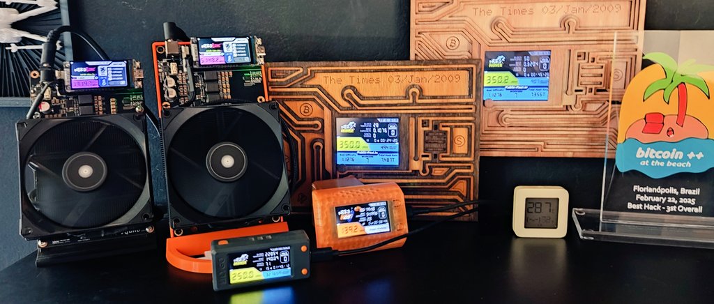 Now the mining shelf is looking good!
Thanks to the entire community for their effort, and especially to <a href="/BitMaker_/">BitMaker ⚡</a> for taking the time to meet me in Barcelona and give me access to the NerdQAxe++! Those guys are awesome! <a href="/BitronicsStore/">₿itronics</a> #btc #Bitcoin #osmu