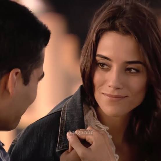 “bende ki yerini bilseydin diğer herkesteki yerini yadırgardın”