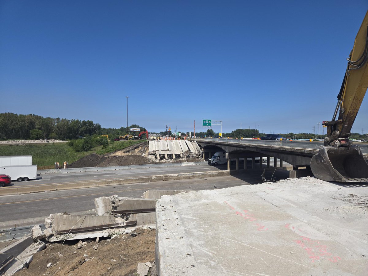 INDOTNorthwest's tweet photo. UPDATE - this work was completed in 3 nights, and these overnight restrictions will no longer be needed. See the full update here: https://t.co/EZKFK6xCoU https://t.co/3covIaoOQY