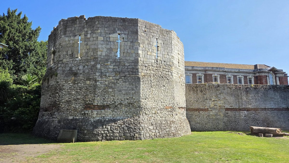 RomanHistForum's tweet photo. Roman History Forum is back on the road. Any guesses where we are now? https://t.co/YvrEdHV8az