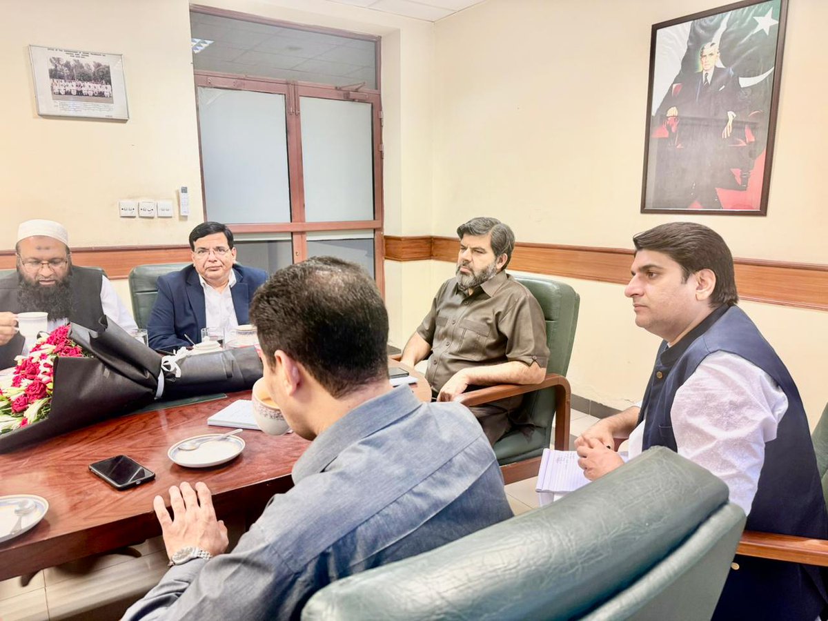 RTOSahiwal's tweet photo. Sahiwal Tax Bar delegation met CCIR RTO Sahiwal, Mr. Karamat Chaudhary. 

They assured close coordination, while CCIR pledged priority resolution of members’ issues with max facilitation.

#RTOSahiwal #FBRPakistan #TaxFacilitation https://t.co/yFfCazwLsk