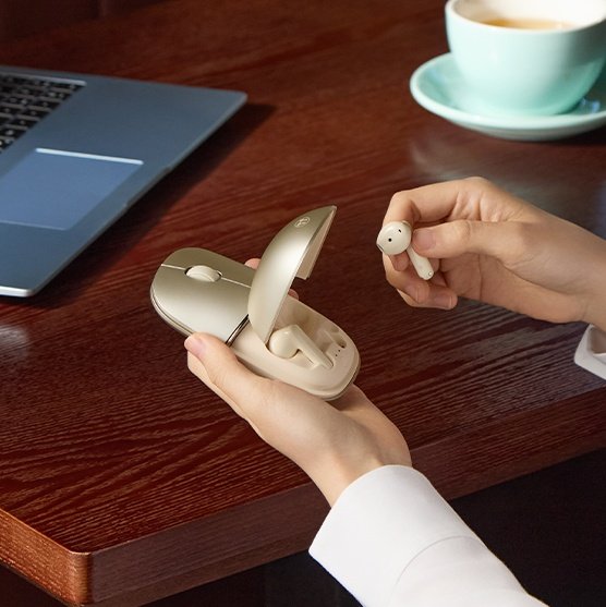 sondesix's tweet photo. Honor just made a computer mouse that doubles as a case for wireless earbuds 😳

And you know what's even crazier than that? It's only $35. https://t.co/hJyqNaNlQv