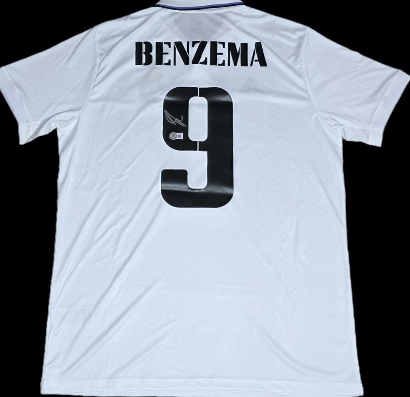🚨BENZEMA SIGNED JERSEY GIVEAWAY🚨 

To Enter: 

1. Like this post❤️
2. Follow <a href="/DamianDROB/">Damian Olivera</a> <a href="/TeamDROBok/">TEAM DROB EXCLUSIVE SOCCER MEMORABILIA</a>
3. Retweet  

The winner will be selected next week and will receive a Real Madrid jersey signed by Benzema. 

Good luck!  #TeamDROB #TheHobby #Benzema #Soccer