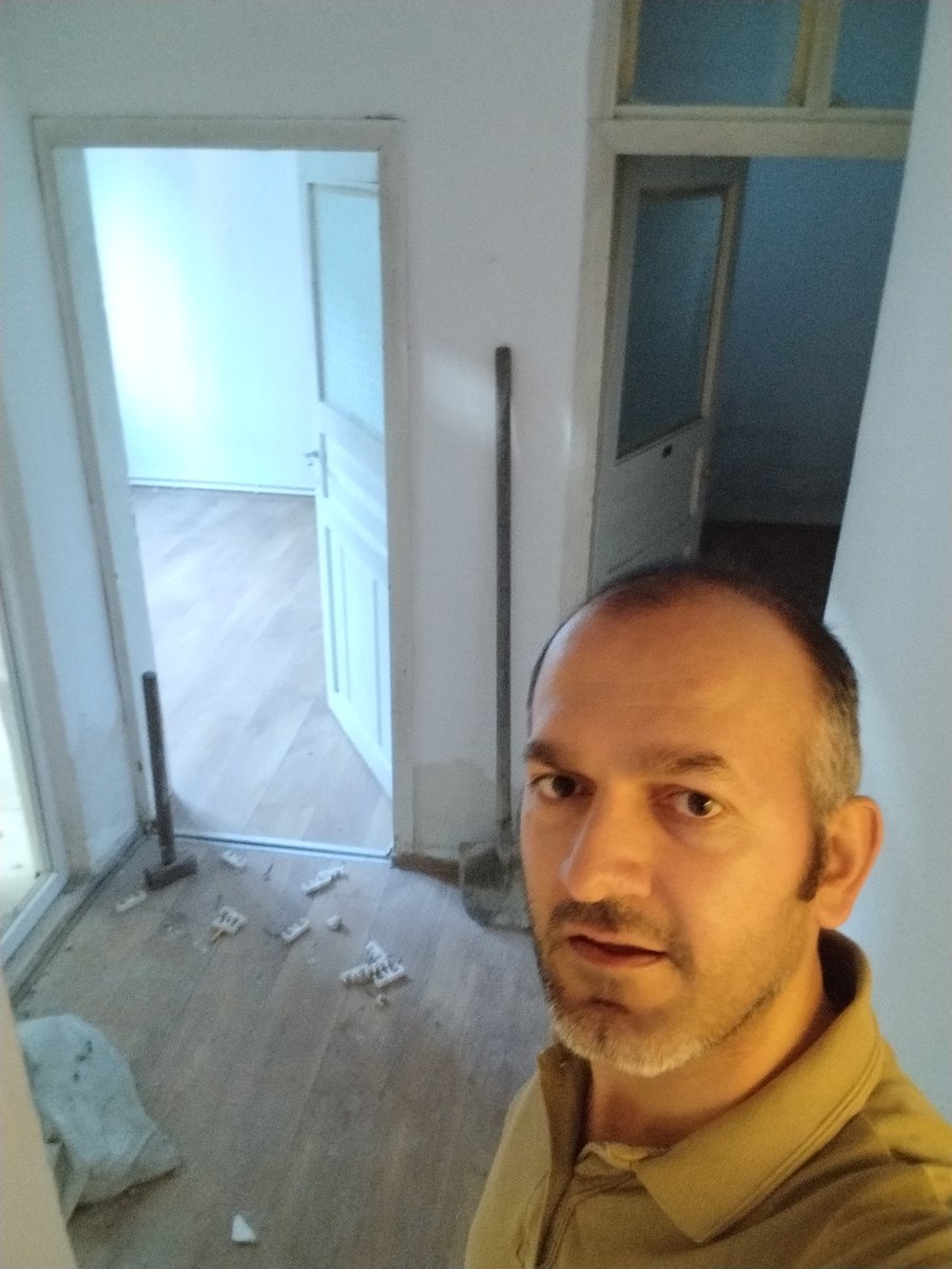 Mülakatlar sonrası toplama-çıkarma dahi bilmeyen memleket kayırmacılığı-yuvarlama yapan komisyonların atamamı kontenjan dışı birilerine gasp etmeleri sonucu Yüksek lisans mezunu ben bugün de yevmiyeli kırma, dökme, tesisat döşeme işinde yevmiyeli çalışırken.#MülakatZulmünde292Gün