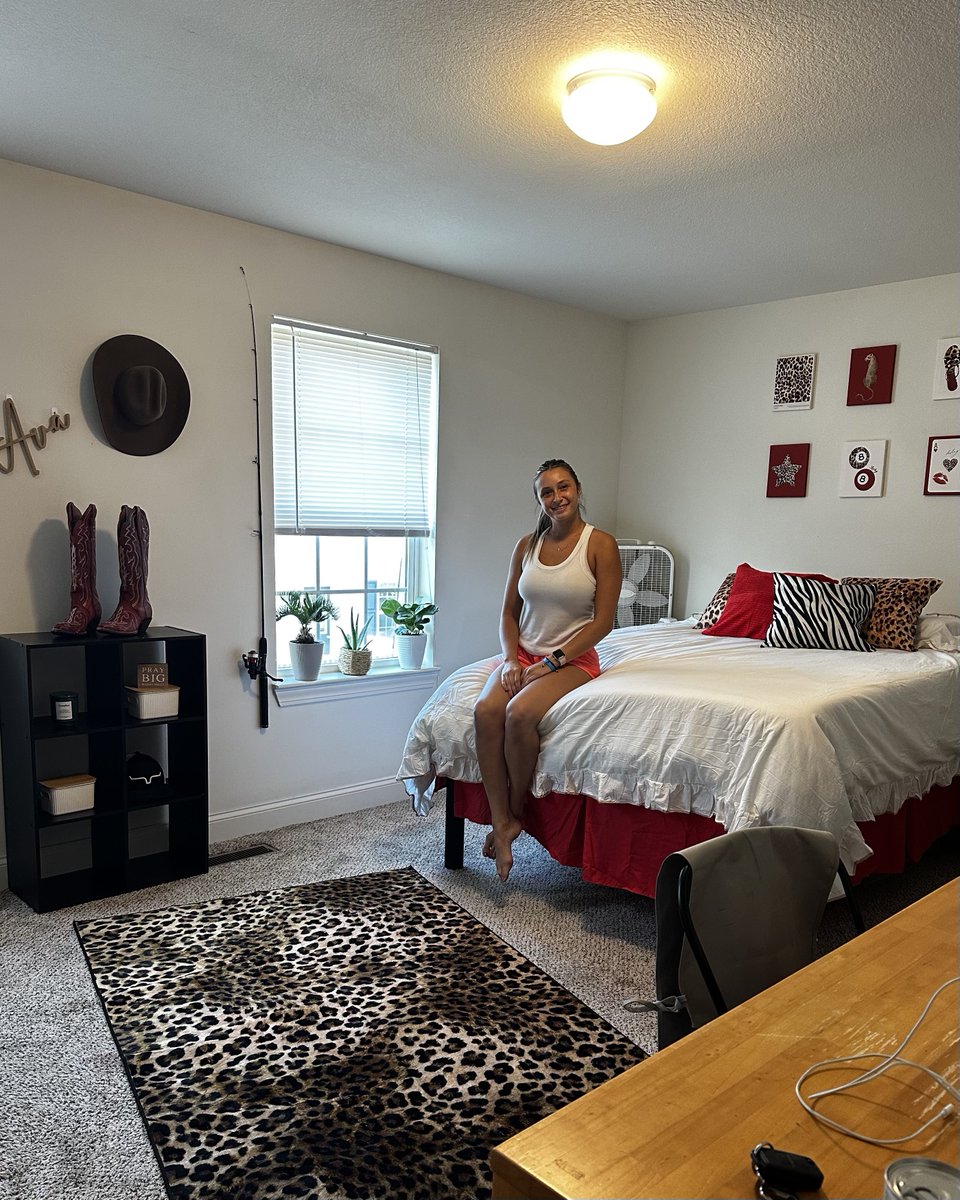 The newbies are here 🙌

🌪️🥎🌪️