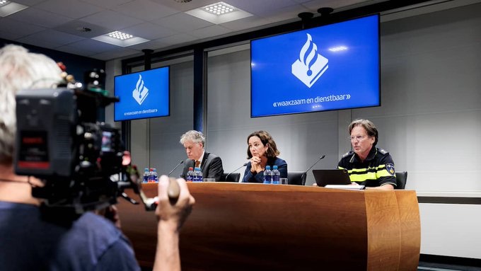 Lisa #Lisa 

Niet gek dat onder meer Anne Faber en Milly Boele helaas aangehaald moeten worden. Dergelijk misdrijf is niet gebonden aan afkomst. 

Van de reacties van die hypocriete extreemrechtse lieden lusten de honden geen brood van. Maar stil zijn ze als het eigen volk