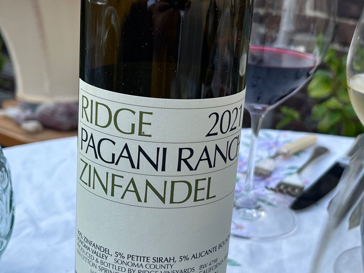 Jeremyonwine's tweet photo. Lovely rich #chardonnay again from #Rustenberg #Stellenbosch & lush #Zinfandel from #Ridge #Pagani vineyard #wine #vin https://t.co/bRXqlGxWox