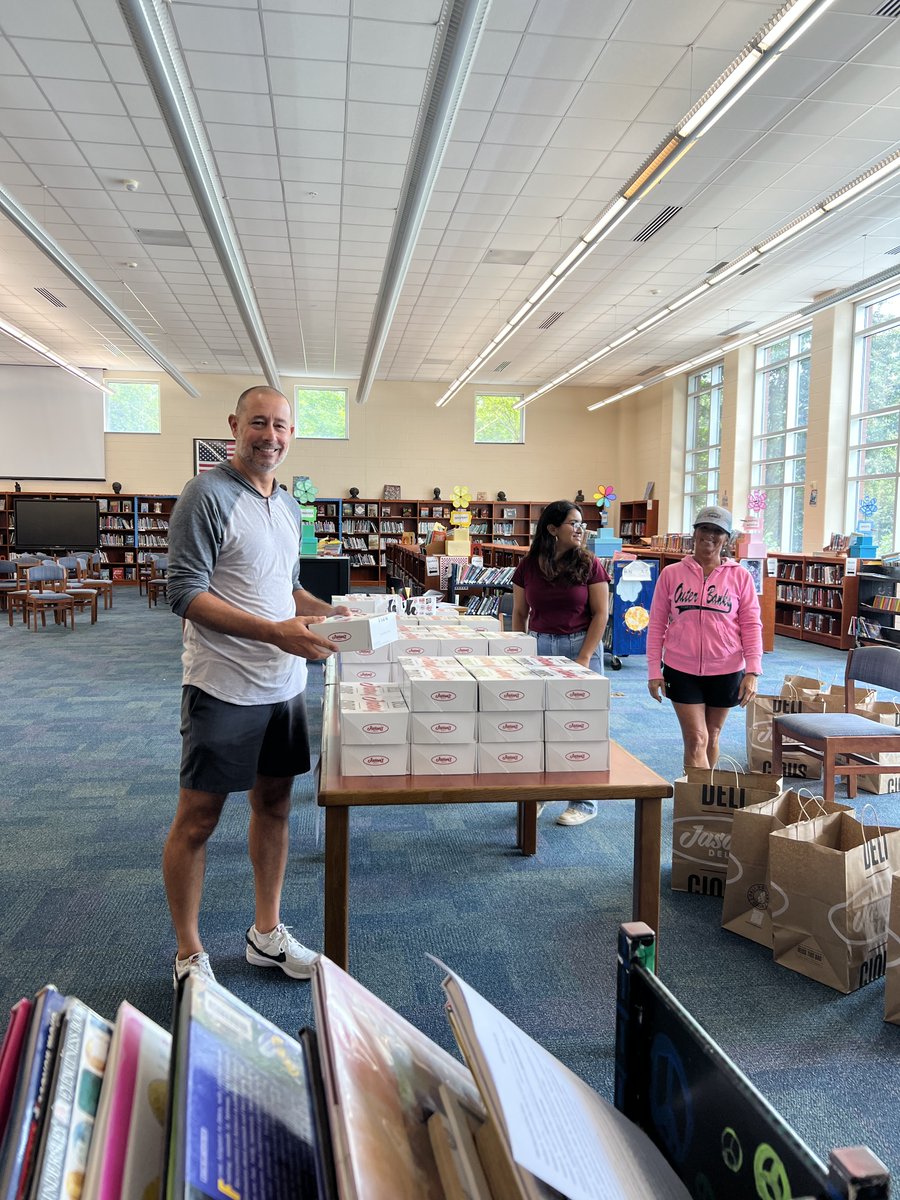 JamestownMiddle's tweet photo. A tigerrific THANK YOU to our incredible PTSA for the yummy lunch at Open House! 🐯💖 Your support means the world to us! What was your favorite dish? 🍽️✨ #OpenHouse #Gratitude #CommunityLove #PTSA https://t.co/AcZVePquA6