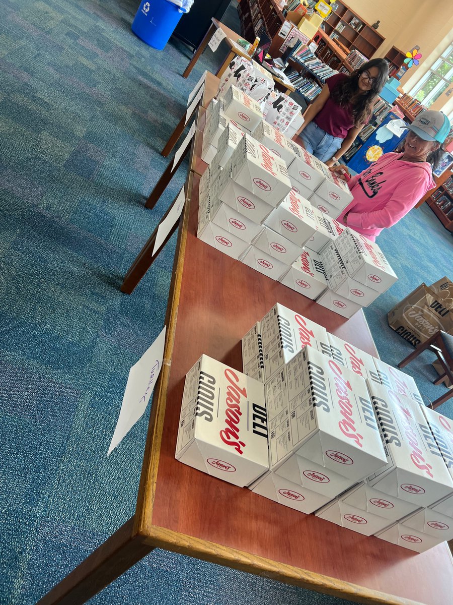 JamestownMiddle's tweet photo. A tigerrific THANK YOU to our incredible PTSA for the yummy lunch at Open House! 🐯💖 Your support means the world to us! What was your favorite dish? 🍽️✨ #OpenHouse #Gratitude #CommunityLove #PTSA https://t.co/AcZVePquA6