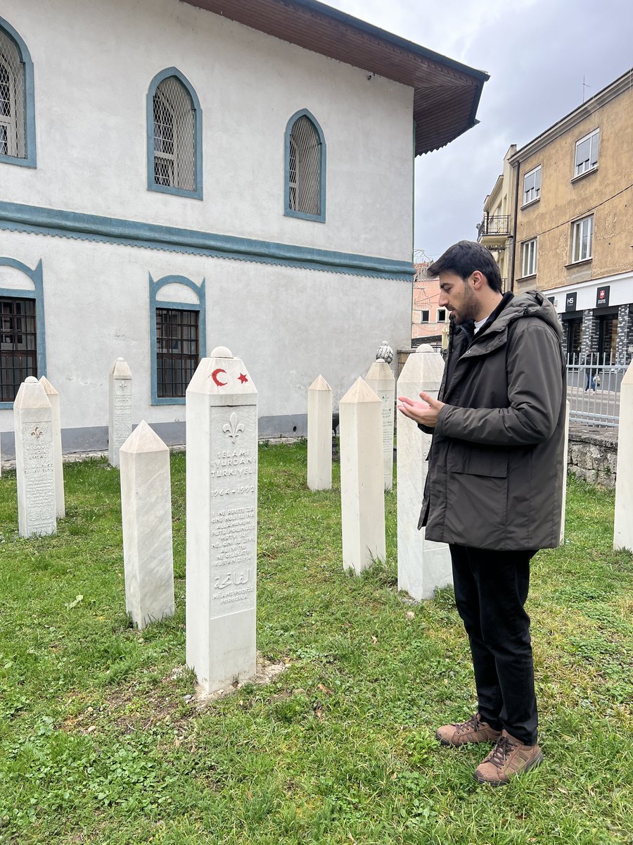 Ey şehit, Bosna'dan Gazze'ye 33 yılda ne mi değişti?
Koca bir hiç!

Rahmet ve özlemle...

#SelamiYurdan #ŞehitSelamiYurdan 
#BosnaHersek #Gazze
