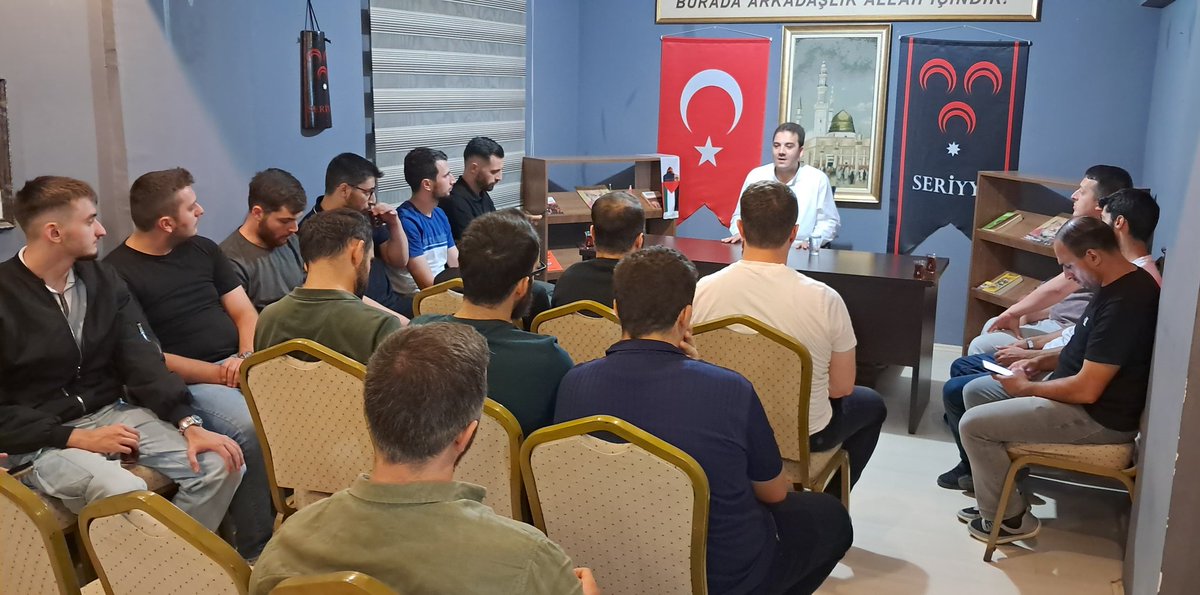 Enes bin Mâlik’in rivayetine göre Allah Resûlü şöyle buyurmuştur:
“Sizden biriniz, ben kendisine babasından, evladından ve bütün insanlardan daha sevgili olmadıkça gerçek iman etmiş olamaz.”
(Buhârî, İman, 14; Müslim, İman, 70)
📌Haftalık cuma sohbetimizi icrâ ettik.