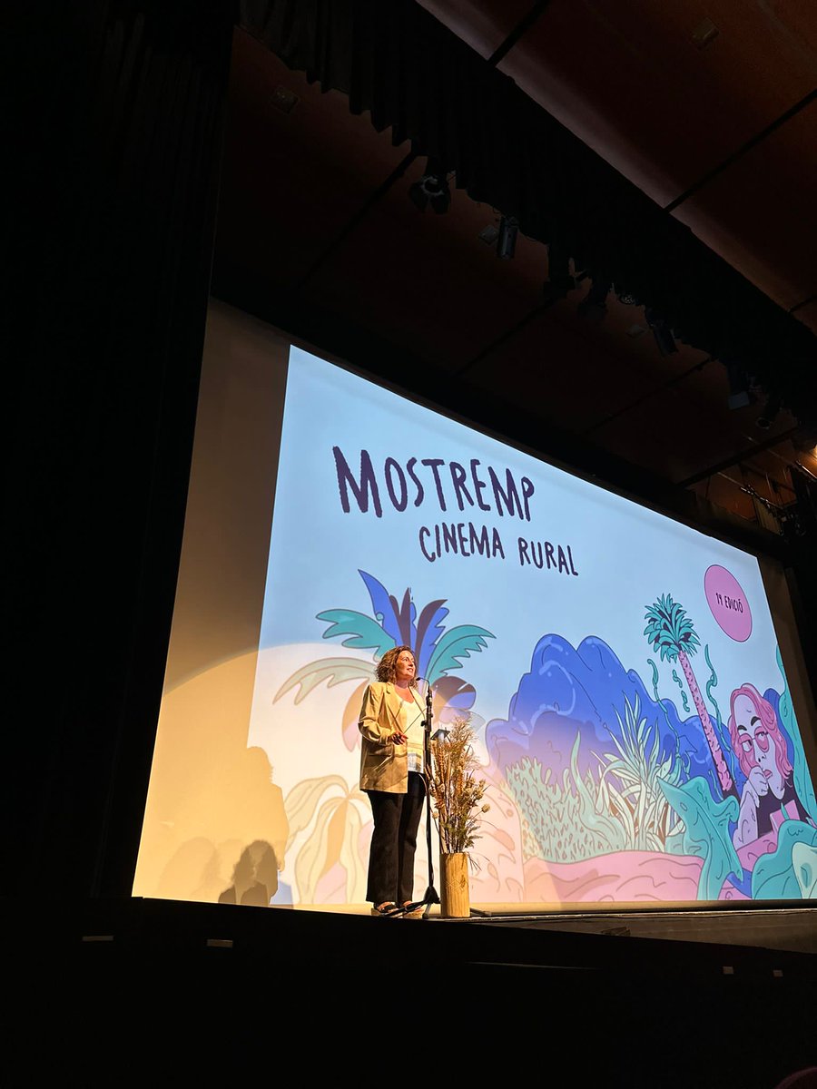 Inaugurada la 14a edició de #MOSTREMP 🌾🎬

L'alcaldessa de Tremp, Sílvia Romero, ha donat el tret de sortida al festival i benvingut les persones que aquest vespre s'han decidit a viure la projecció dels primers 6 curts.

😉 Ens veiem demà en una jornada molt completa!