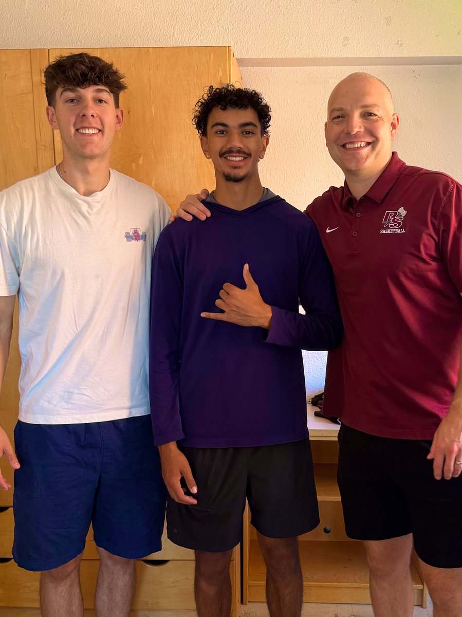 Welcome to <a href="/jarussi_luke/">Luke Jarussi</a> from Valley Catholic in Oregon and <a href="/CodyGardainer/">Cody Gardanier</a> from Kamehameha Maui!! #LoggerUP