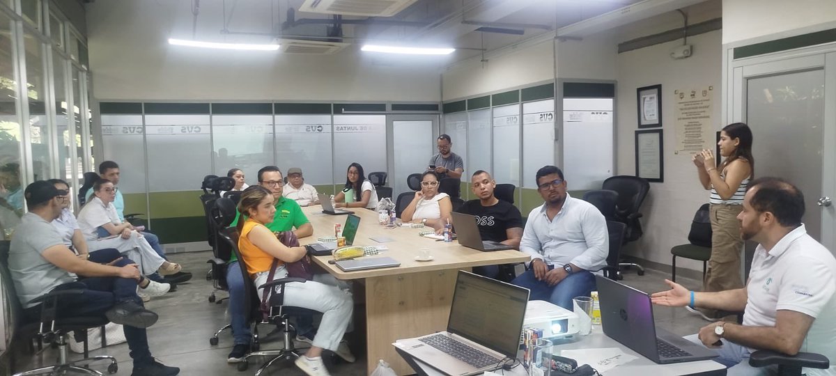 IDEAMColombia's tweet photo. El #Ideam facilita y fortalece las capacidades de los profesionales  de la Corporación Autónoma Regional del Valle del Sinú y del San Jorge en la gestión de información del registro #RUA y #RESPEL https://t.co/GIJF8svbGF