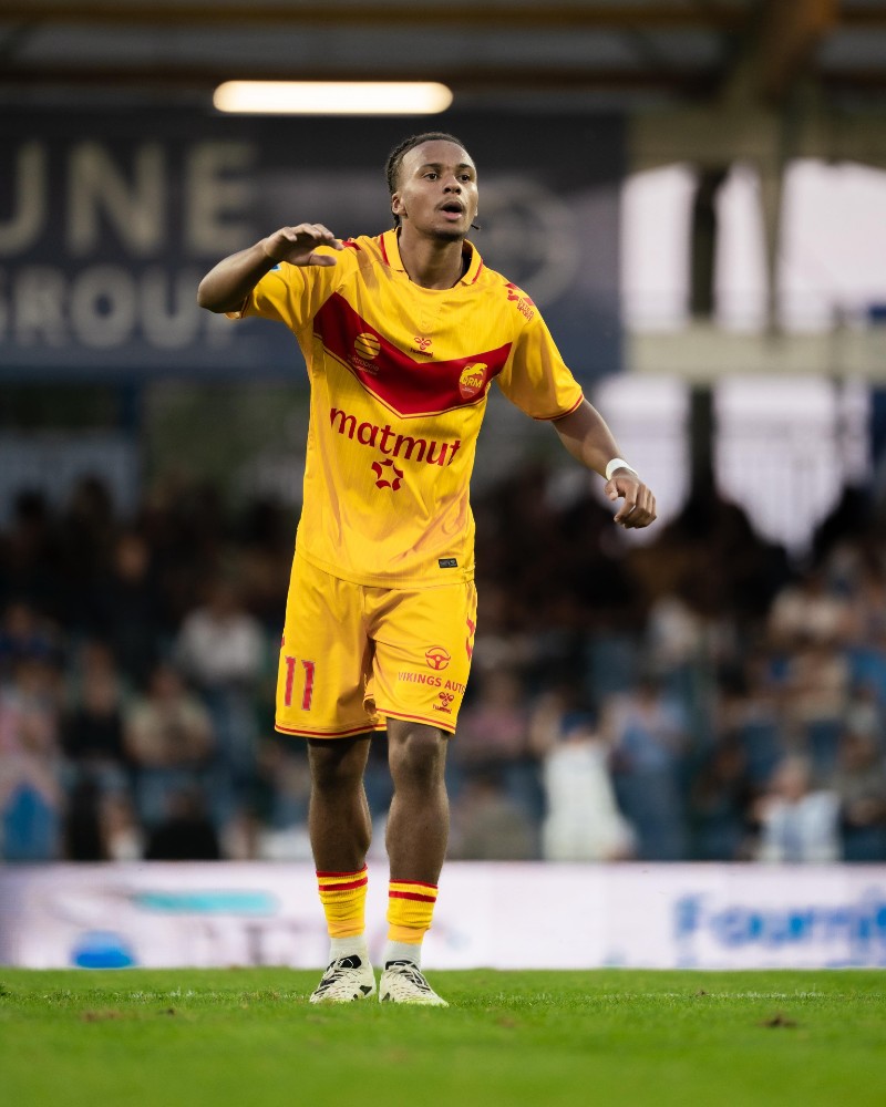 QRM's tweet photo. ⏱️68'
Double changement pour QRM.
Kembo Diliwidi, notre nouvel attaquant cède sa place à Noah Adekalom tandis que Samuel Come-Ruiz est remplacé par Ibrahima Samoura.
2-1 | #FCVBQRM https://t.co/p6ZgXbtoy4