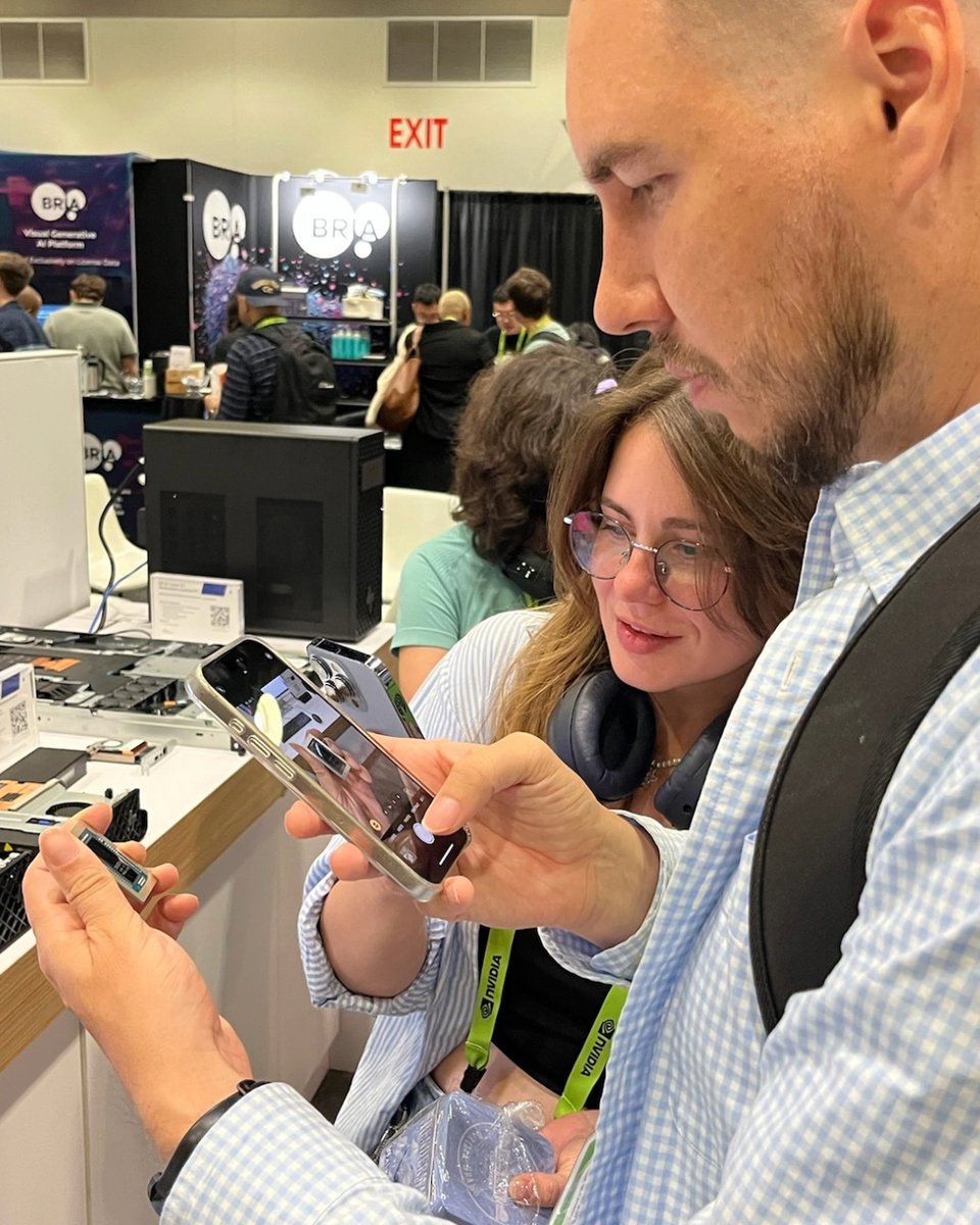 NVIDIAAIDev's tweet image. ICYMI: 👀 Attendees at #SIGGRAPH2025 got a sneak peek of the GB10 Grace Blackwell Superchip powering the NVIDIA DGX Spark ... and were surprised at how small, and how powerful it is for running AI workloads.
#SparkSomethingBig 💫