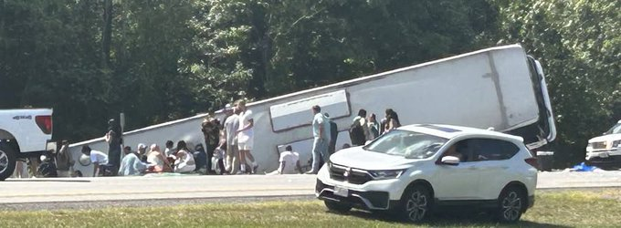 EuropeCognizant's tweet image. BREAKING: Tour bus rollover on I-90 West in Pembroke, New York leaves multiple dead and more than 50 injured. - WIVB
#BusAccident #NewYork #Pembroke #Alert #BREAKING #MassCasualty