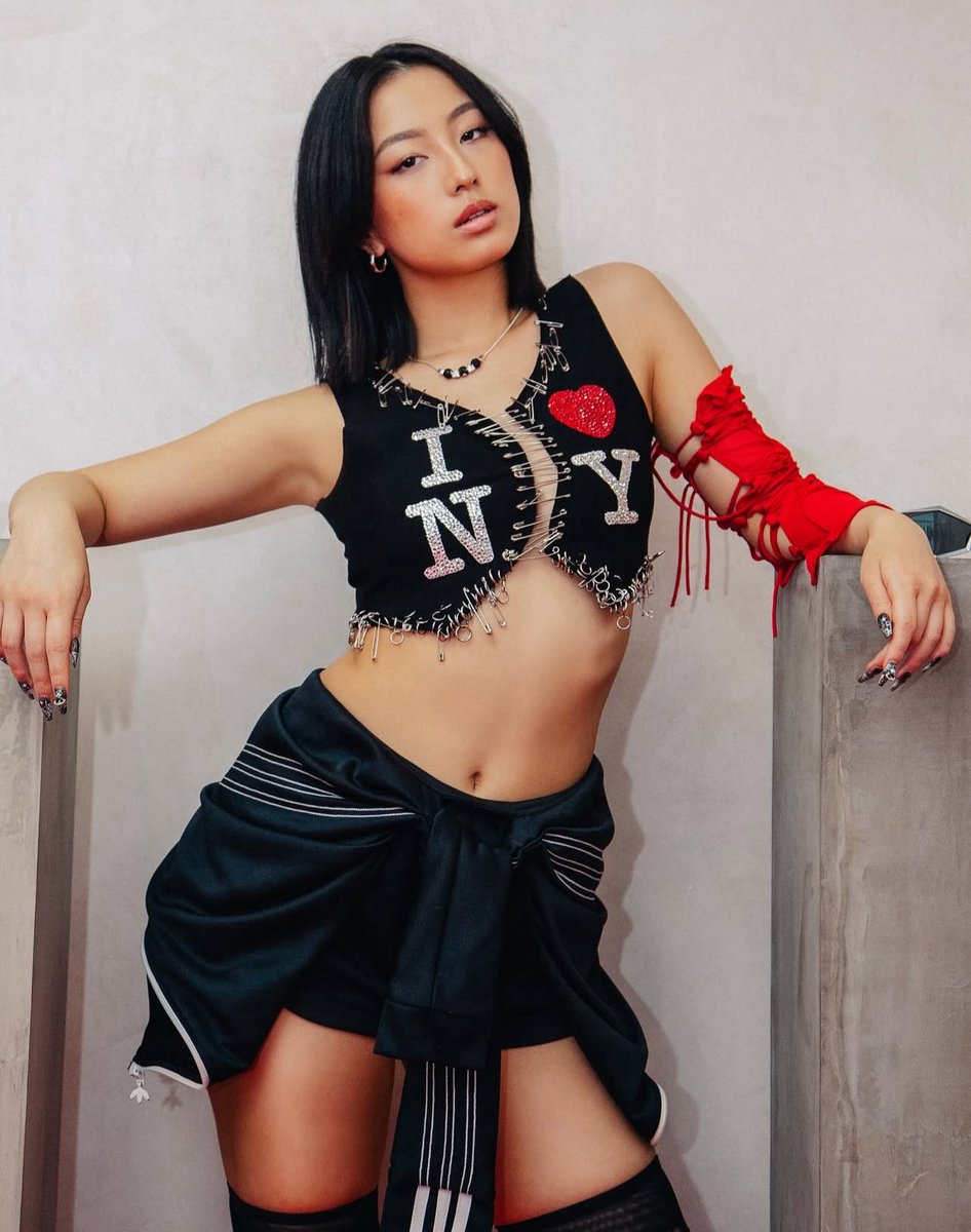 GIRLSET’s Lexi stuns in new concept photo for COMMAS.