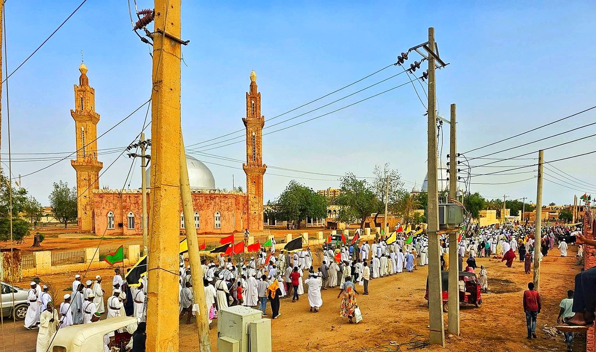 Sudan_tweet's tweet photo. تدشين احتفالات المولد النبوي الشريف من مجمع الشيخ قريب الله في أم درمان اليوم 
#السودان 
#زفة_المولد 
#المولد_النبوي https://t.co/yg5istZ8Ck