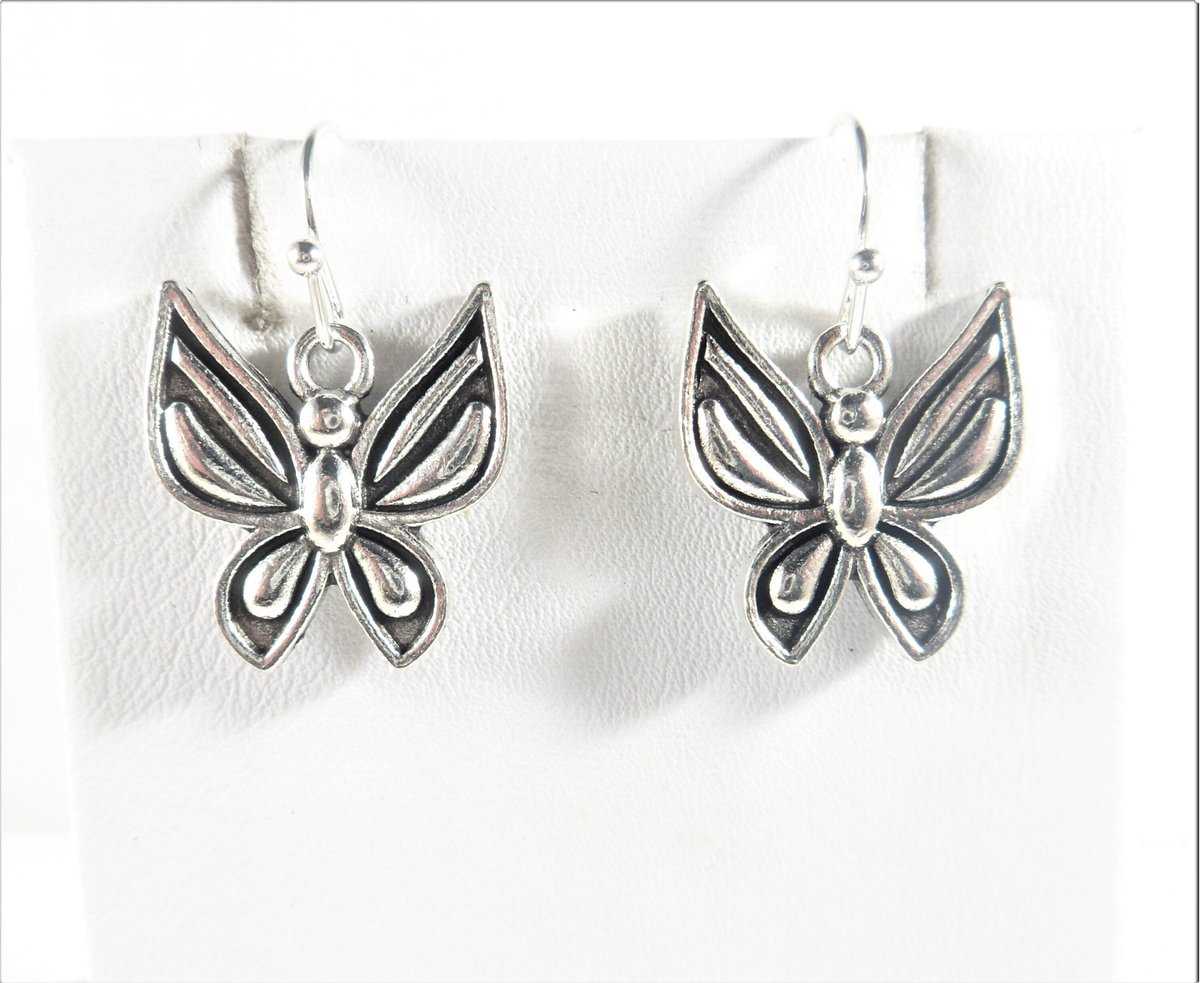 valroseshowers's tweet photo. Butterfly Earrings, Silver Butterfly Earrings, Butterfly Jewelry, Butterfly Charm Earrings, Spring Mariposa Earrings, GIfts for Her Under 20 https://t.co/uz6YFurcru #EtsyShop #SantaFe #NewMexico #EtsySeller #SpringEarrings https://t.co/9e3JkSWd1m