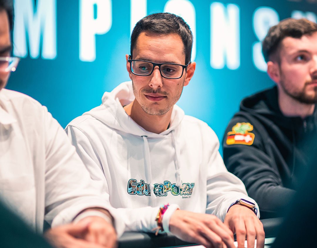 Este domingo charlamos con el piloto y jugador barcelonés <a href="/itsgolfnovember/">Guillem Nuez</a>, sobre aviación y poker ✈️♠️

<a href="/adristinsonn/">Adri</a> nos regala valiosos tips para controlar la respiración y las emociones, y potenciar nuestro juego agresivo 🥊

Actualidad semanal y conexión con eventos live.