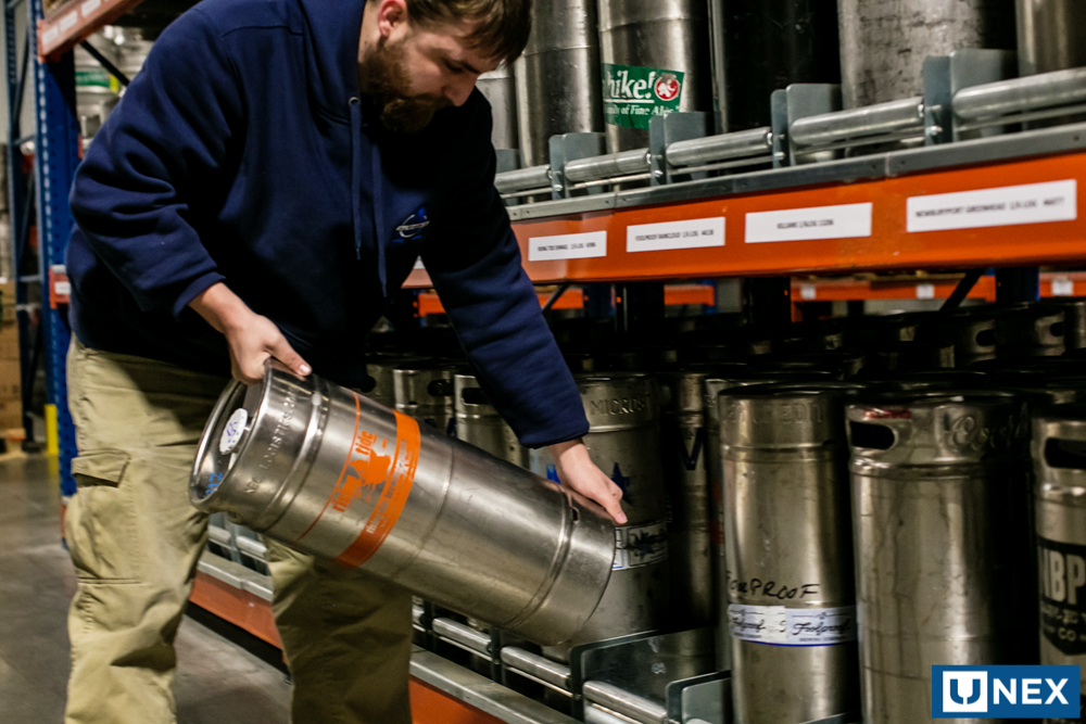 UNEX's tweet image. Whether you&apos;re a distributor, a craft brewery, or a bar, UNEX SpanTrack Keg Flow keeps your keg inventory organized and easy to access, eliminating bending, lifting, and cluttered aisles. 🍻
#UNEX #SpanTrack #KegFlow #KegStorage #FIFO
hubs.li/Q03F3QMM0