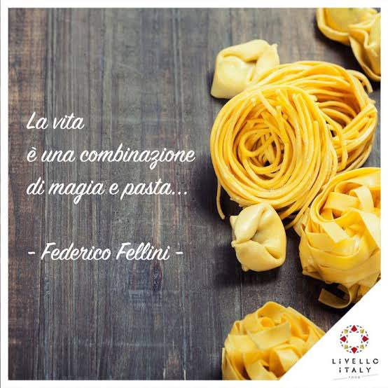 coisa do momento: fazer macarrao com massa fresca pra acompanhar um vinho