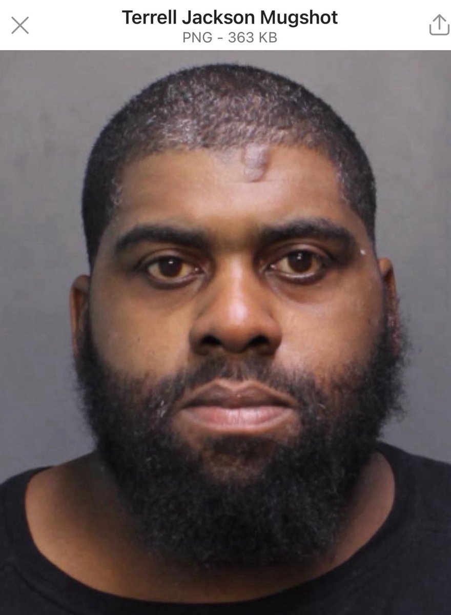 Pbizzlemyshizzl's tweet image. Man, look at the tight skull on Homie 
#bigbody #smallhead