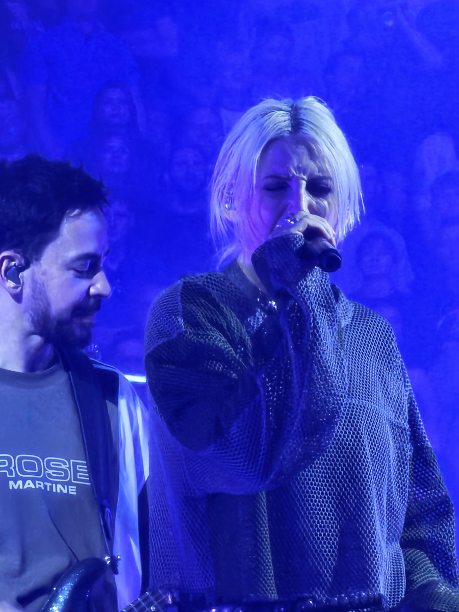 DomAmbrose10's tweet photo. Some pics from @linkinpark show in Nashville last night. @mikeshinoda Emily Armstrong and the entire group put on a GREAT show. https://t.co/NNAi3t71SG