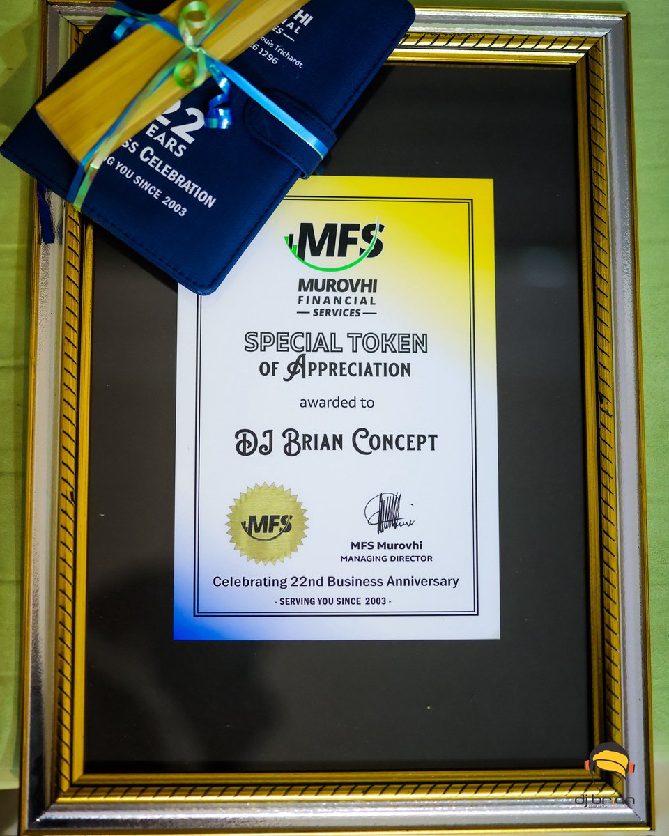 Djbrianrikhotso's tweet photo. Thank you, @murovhifinserv , for recognising our effort. We remain humble. We have been part of this milestone.
🗓️: 22 Aug 2025
📍Murovhi Fin Serv Offices
#socialmediamanager #Murovhifinserv #Murovhiturns22 https://t.co/RsnWxw8LJa