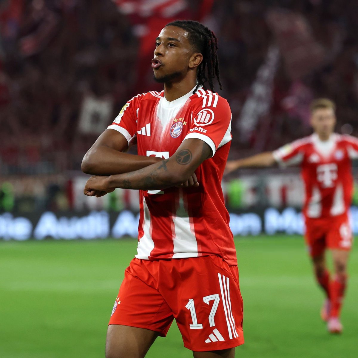lnstantFoot's tweet photo. 🚨 LE DOUBLÉ POUR MICHAEL OLISE !!! 🤩

Le français début parfaitement sa saison 2025-2026 avec un doublé face à Leipzig ! 🔥 https://t.co/dDsM8NWtmz