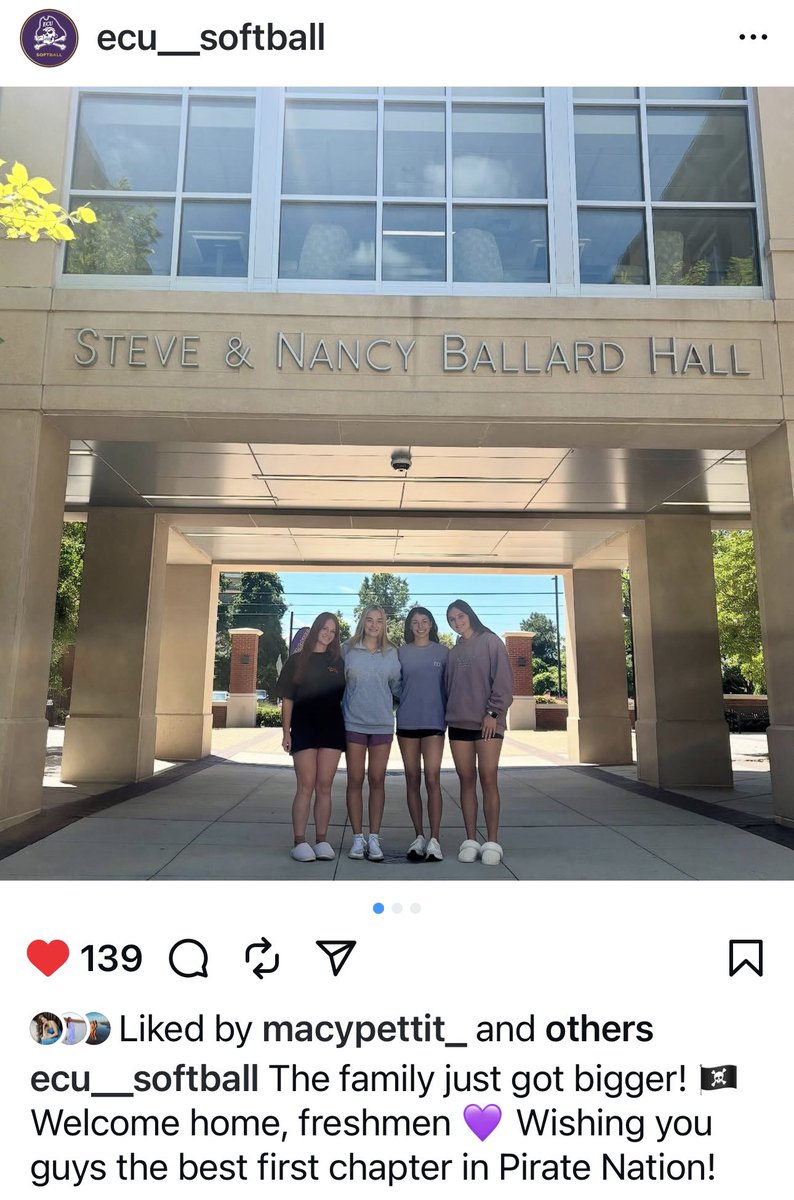 RobinManos's tweet image. ….and it begins. 💜💛